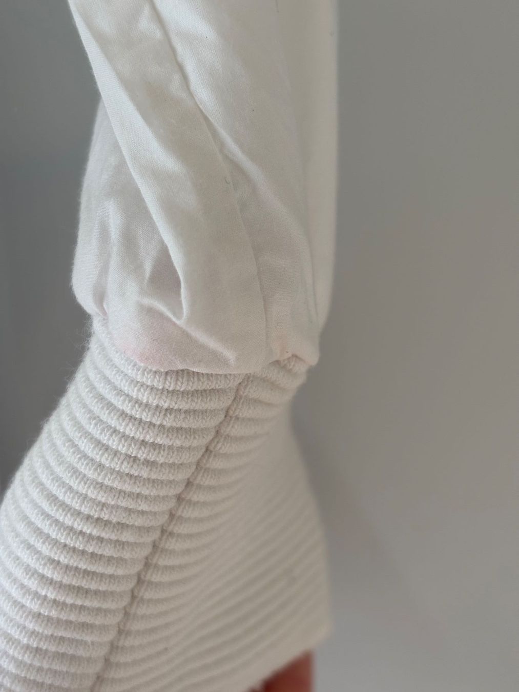 Cos Blusen: COS weisse Bluse mit verdeckter Knopfleiste Gr. 36 – Gebraucht aus Zürich von missmodernage 6