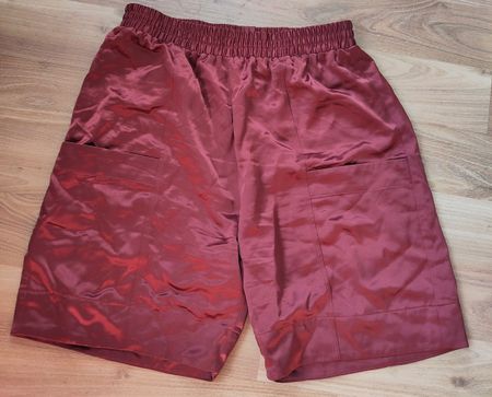 Rote Satin Shorts (New Lands), Gr. 36