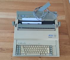 Schreibmaschine Brother CE-600 - elektrisch