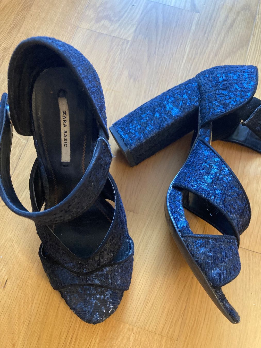 Zara Scarpe da donna: Adorable block heel sandals, size 36 – Usato da Luzern venduto da AM2nd