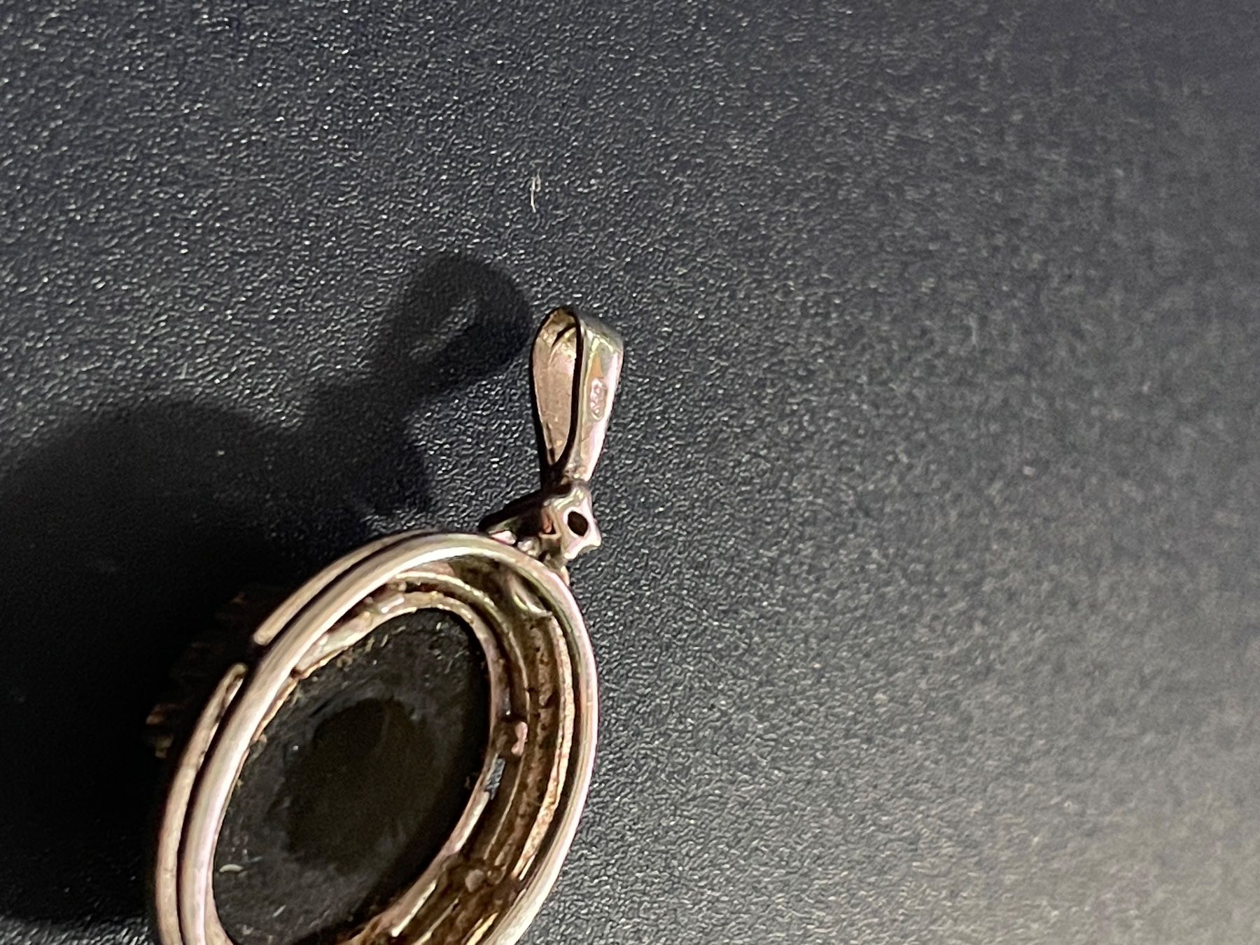 Ciondoli: Anhänger Opal mit Weissgold Einfassung 585er mit Steinen – Usato da Volketswil venduto da rubin74 7