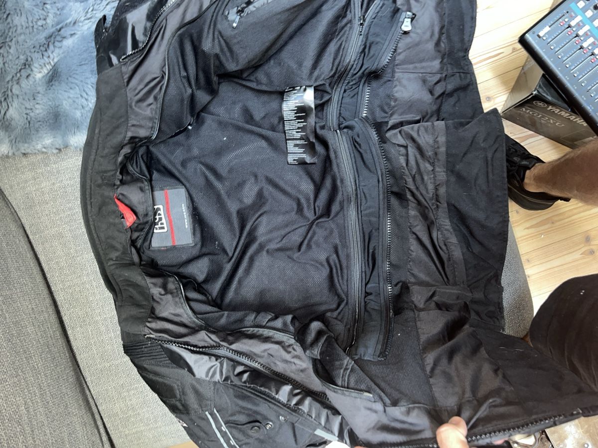 Vestes: IXS Motorradjacke Schwarz Grösse S – D'occasion à Luzern par LuzernerShop 3
