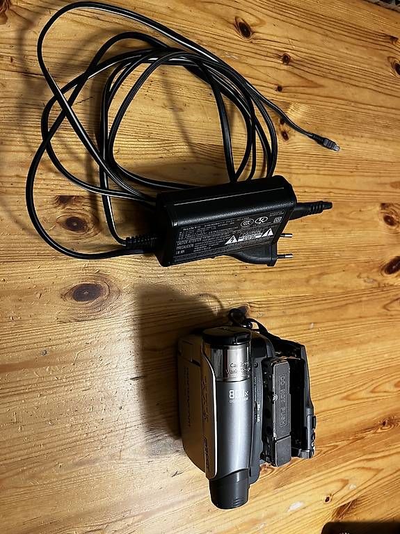 Videocamere: Videokamera Mini DV – Usato da Grub SG venduto da Ruebis99