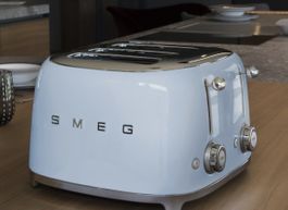 Neu! SMEG - 4-Schlitz Toaster - 50´s Retro Style - Pastellbl