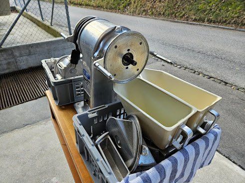 Elettrodomestici da cucina: Käseraffel – Usato da Oberkulm venduto da chregutrix 2