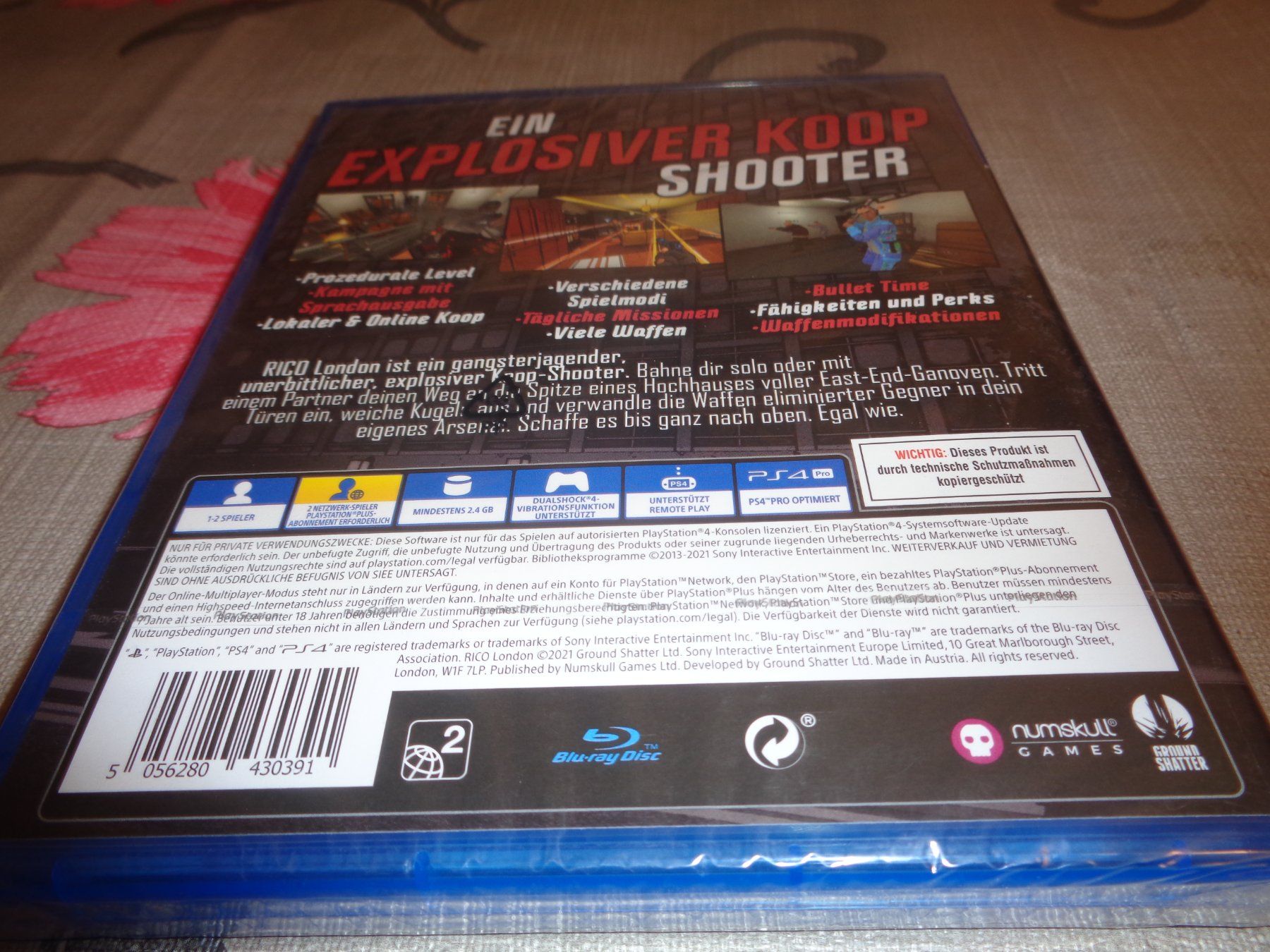 Spiele: Rico London PS4 NEUWARE – Neu und originalverpackt aus Olten von Disc-Ausverkauf 1