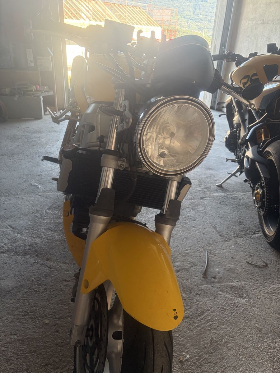 Suzuki Strasse: Suzuki SV650 2004 – Gebraucht aus St-Séverin von Miss_portista 2