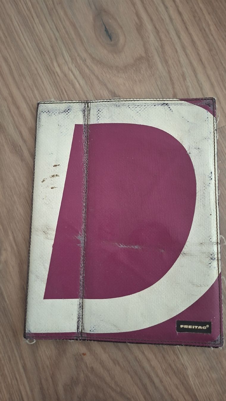 Freitag Covers & Taschen: iPad 2 Hülle Freitag – Gebraucht aus Emmenbrücke von Wildboy75