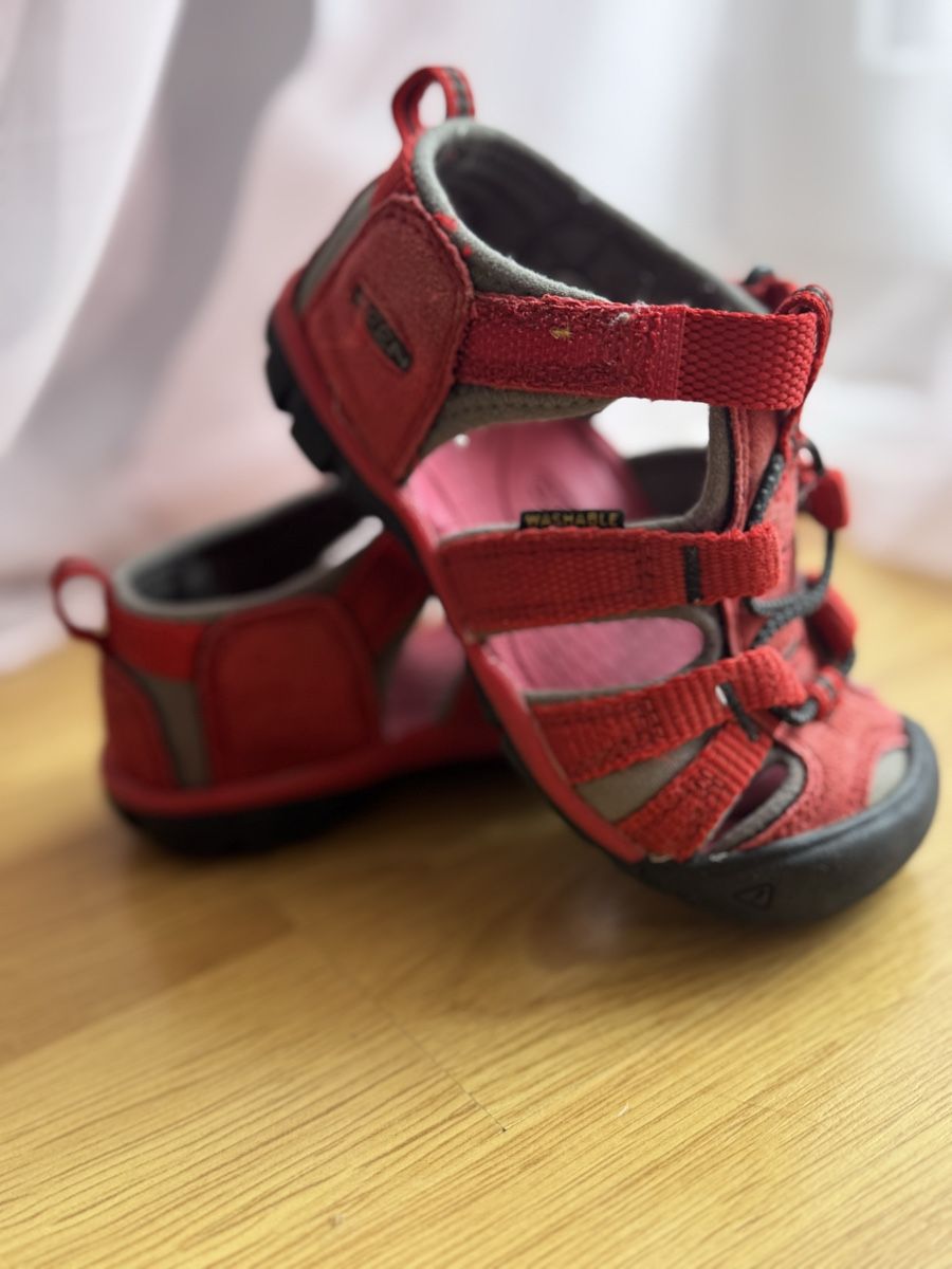 Keen Schuhe für Jungen: Kindersandalen, Grösse 23 – Gebraucht aus Zuchwil von AleskaS