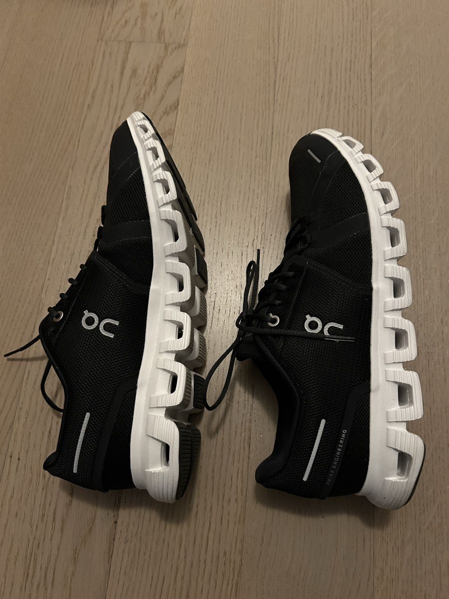 Scarpe da uomo: On Cloud 6 Freizeitschuh Schwarz Gr. 44 - Top Zustand! – Usato da Langenthal venduto da Andreas_4900