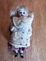 Antike Porzellan Puppe für Puppenstube