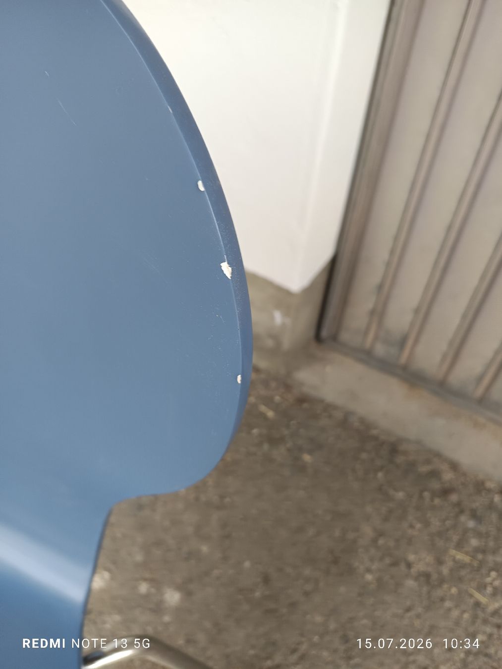 Stühle: 4 Stapelstühle blau/ rosa – Gebraucht aus Wengi b. Büren von jabangi 2