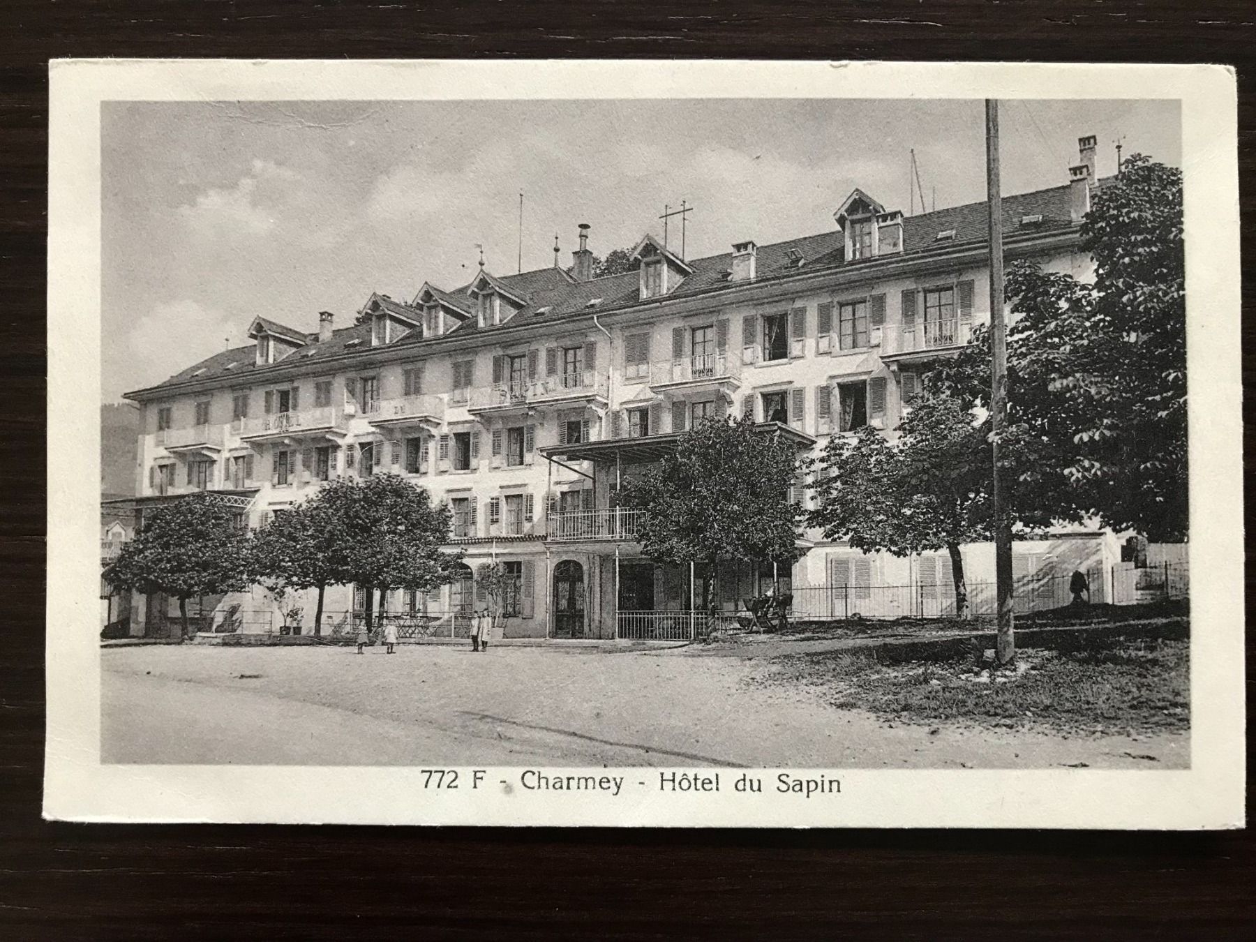 Cartoline postali: CHARMEY Hotel du Sapin, animée – Usato da Wald ZH venduto da TLILEF