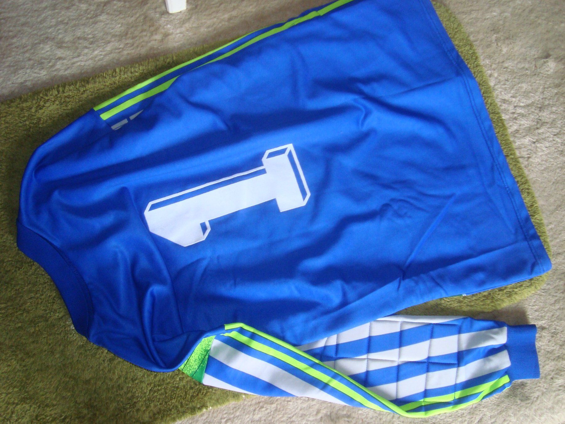 Adidas Leibchen & Hosen: vintage 80iger years adidas Torwartpulli size M Made Italy – Neu und originalverpackt aus Wädenswil von OliveDerSpezialist 1