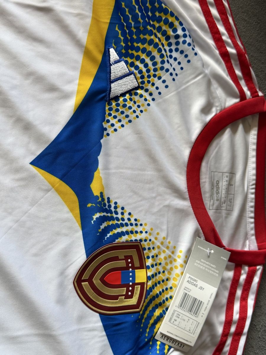 Adidas Canottiere & Pantaloni: Maillot Venezuela – Nuovo e nell'imballaggio originale da Montreux venduto da DMtop 1