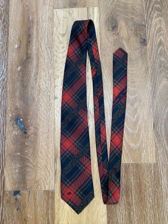 Beautiful vintage VALENTINO silk tie