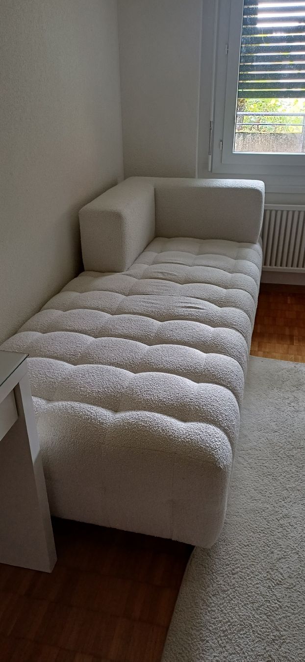 Divani: Beige Bouillon Sofa – Usato da uster venduto da Neaele 1