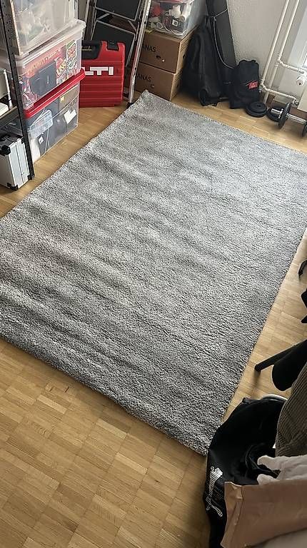 Teppiche: Grauer Teppich – Gebraucht aus Thun von SelinaW1995 1