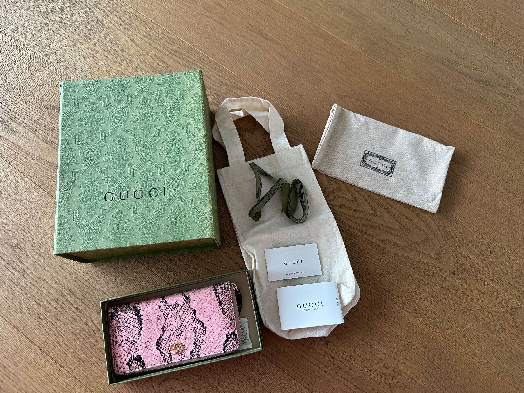 Gucci Portemonnaies: Gucci GG Marmont python zip around wallet – Neuf (Voir description) à Wettswil par seafarer 3