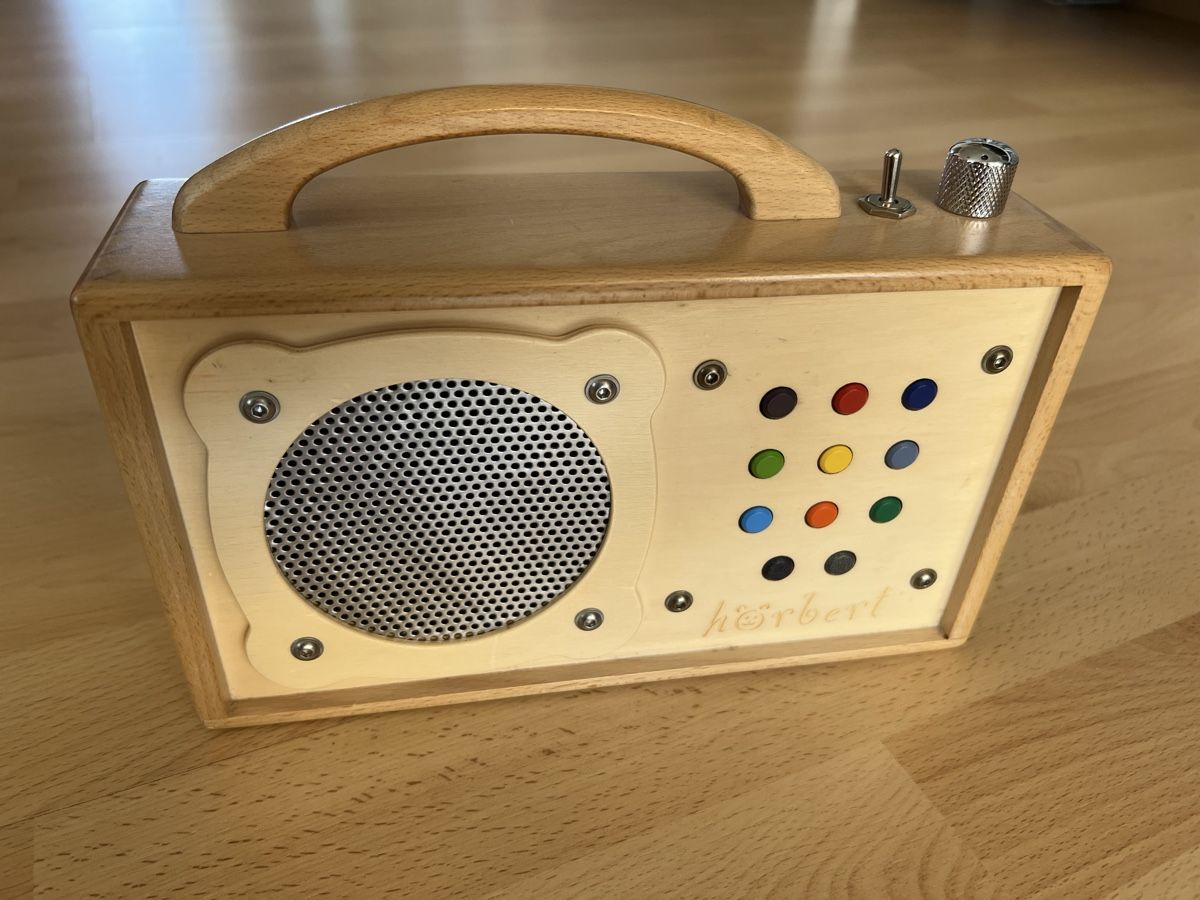 Hörbert Tragbarer Mediaplayer: Hörbert MP3 Player mit schweizerdeutschen Kinderliedern – Gebraucht aus Zürich von Nintscherl 2