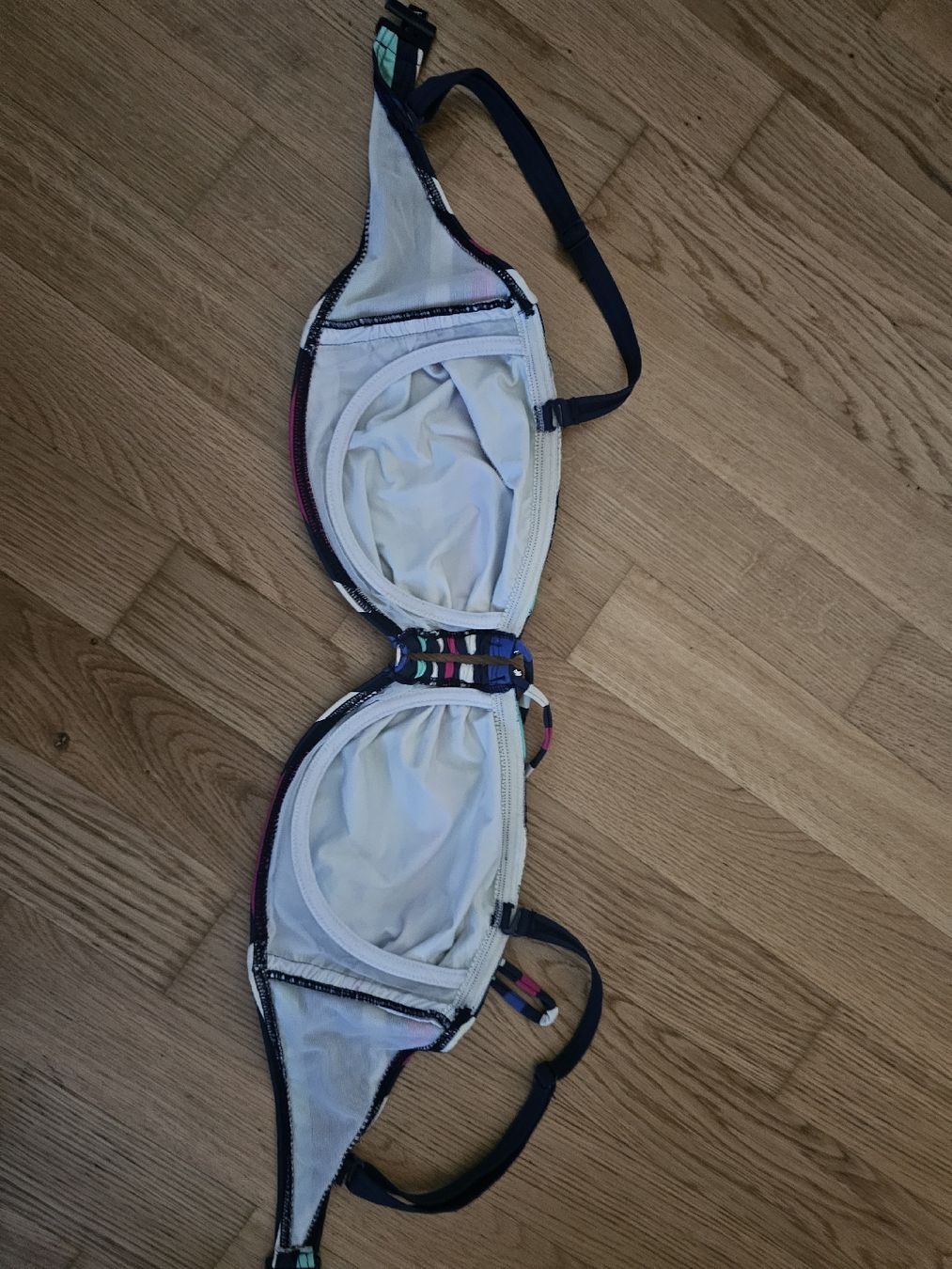 Beldona Maillots de bain & Bikinis: Bandeau-Bikini multicolor Beldona – D'occasion à Oberengstringen par gre_7wv8 1