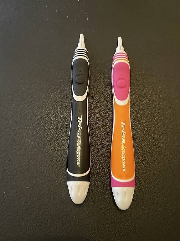 Trisa Cura dei denti: 2 Trisa Sonicpower Zahnbürsten – Usato da Niederhasli venduto da MT660