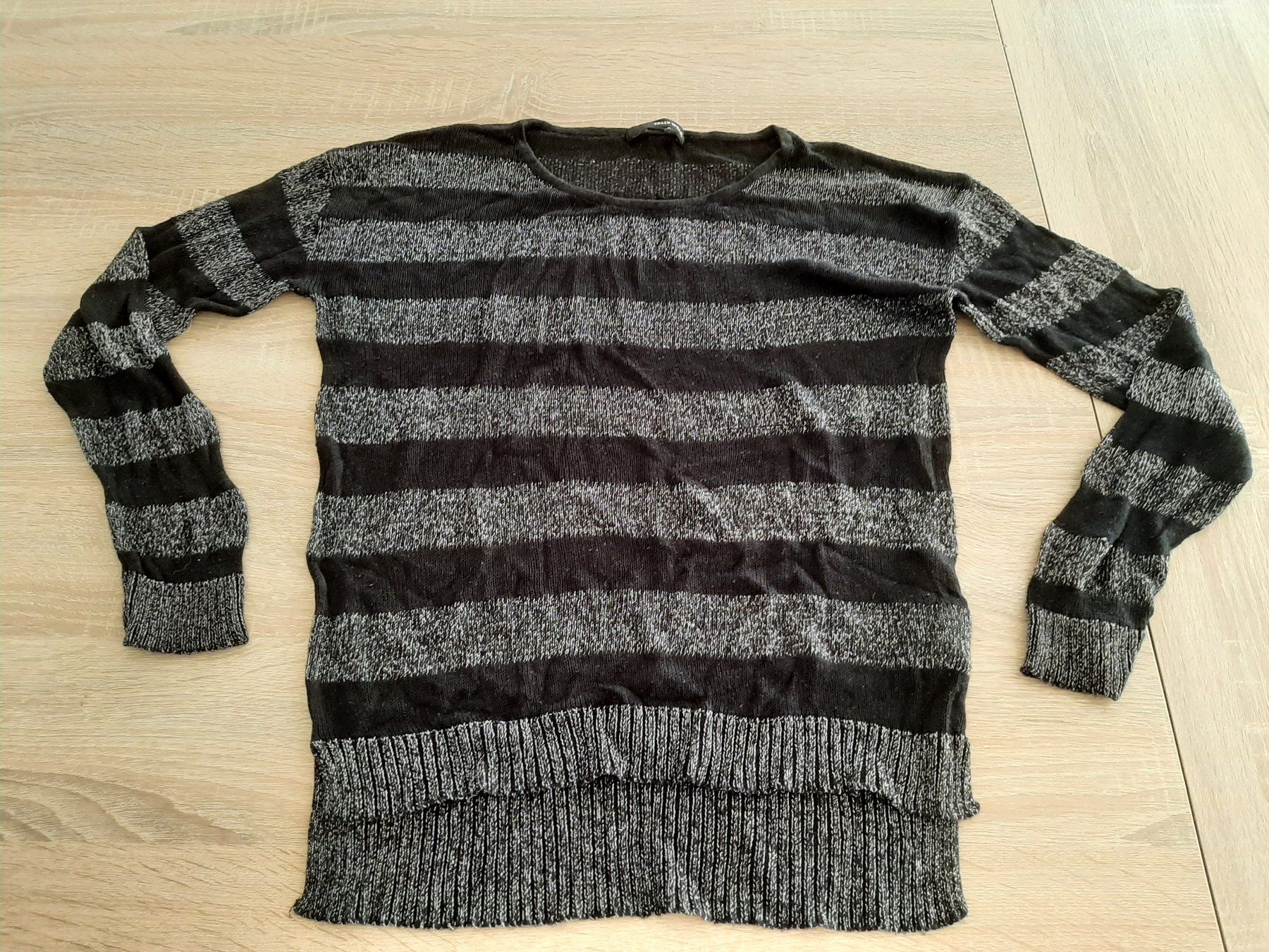 Maglioni & Felpe: eleganter Sommerpullover Gr. M schwarz / silber gestreift – Usato da Menziken venduto da Rien1