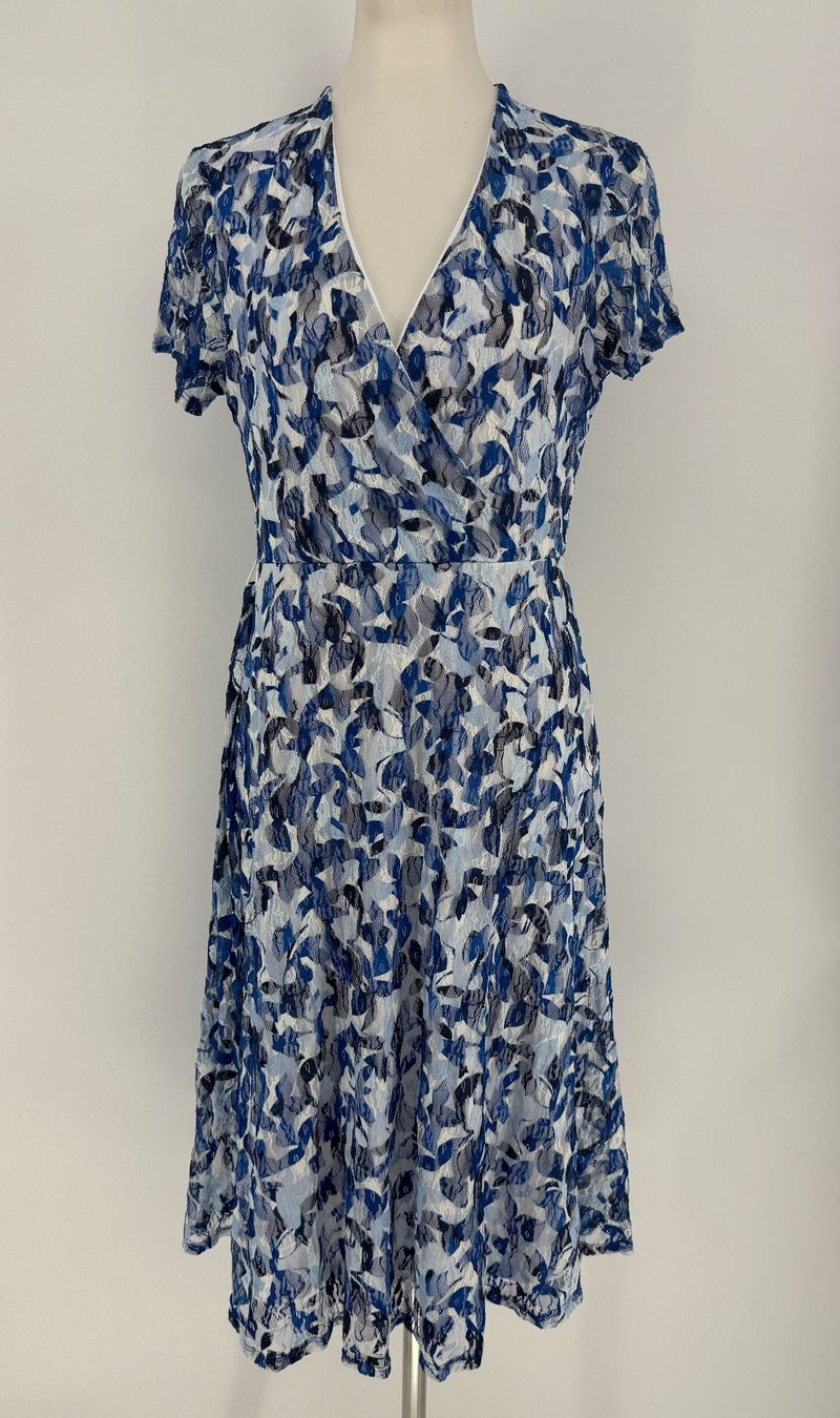Kleider: Kleid Gr. 42 – Gebraucht aus Auenstein von moin.