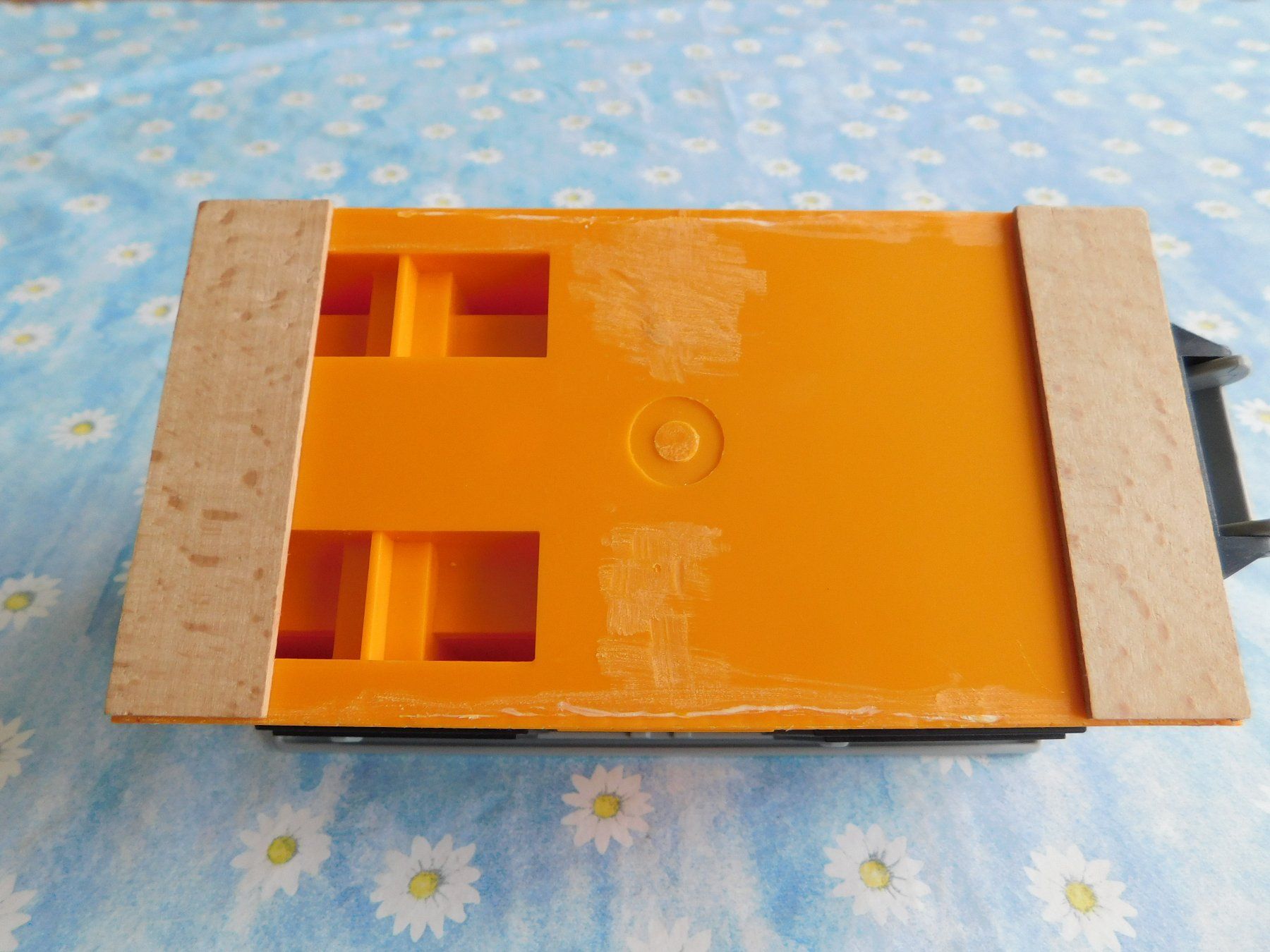 Spielzeuge: Spiel Baubaracke, Haus, Container Länge ca. 18.5 cm – Gebraucht aus Strengelbach von Wedi73 3