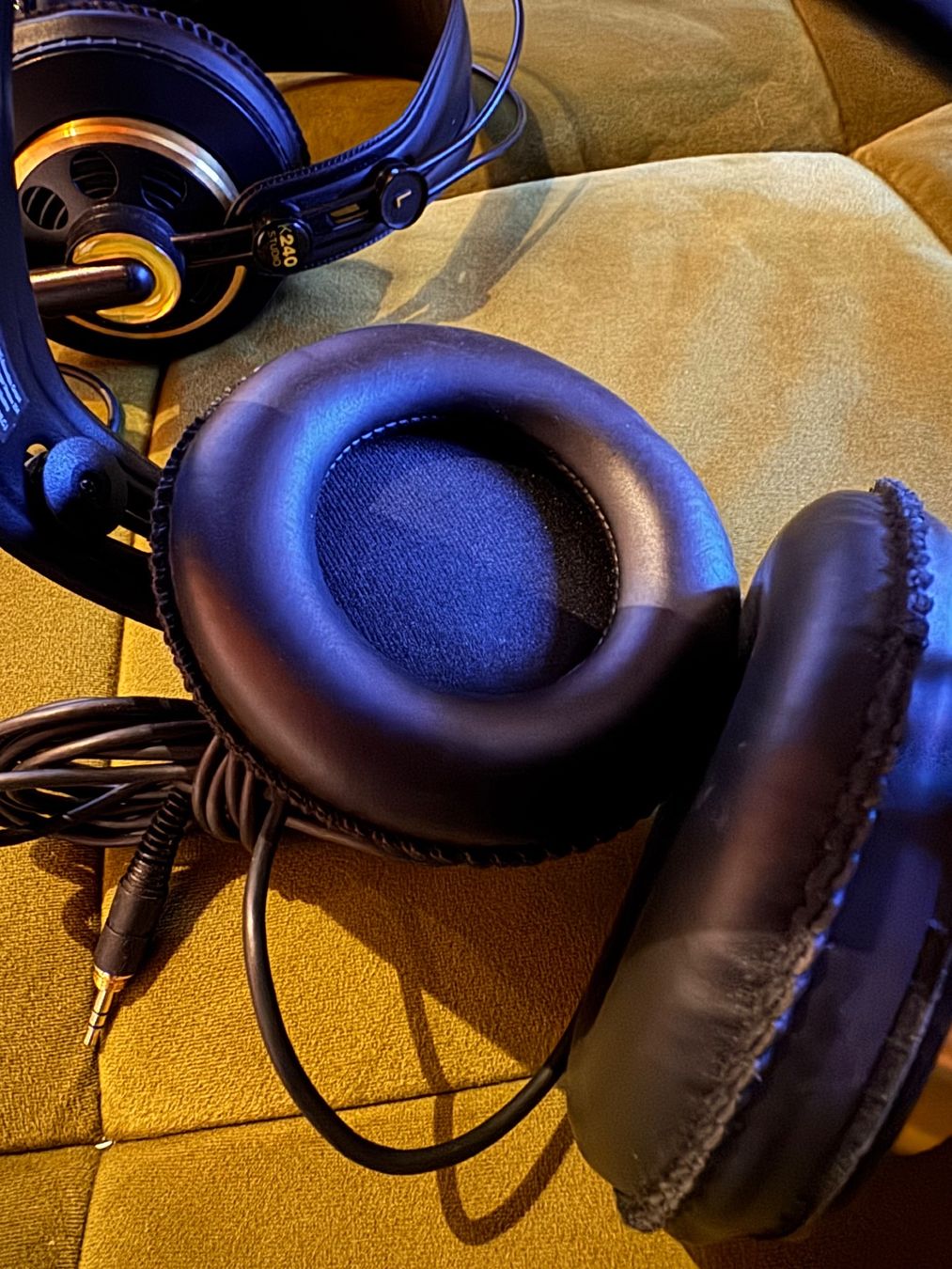 Akg Cuffie: AKG K240 Studio Kopfhörer - 2 Stück! – Usato da Gwatt-Thun venduto da D3af 5
