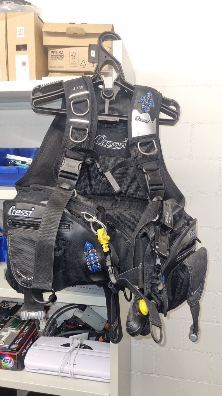 Scubapro Combinaisons de plongée: Cressi J115 Tauchjacket Tarierweste – D'occasion à Gams par ursusx