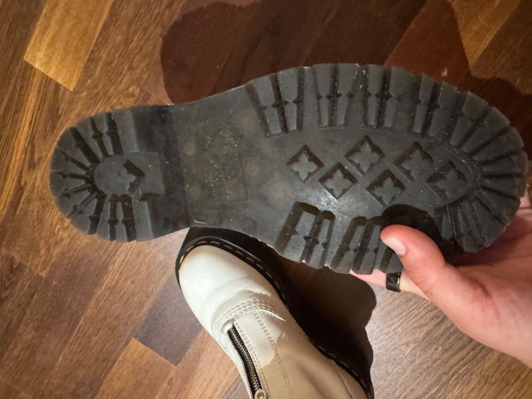 Dr. Martens Chaussures femmes: Weiss DR. MARTENS – D'occasion à Birmensdorf ZH par imasmo 2