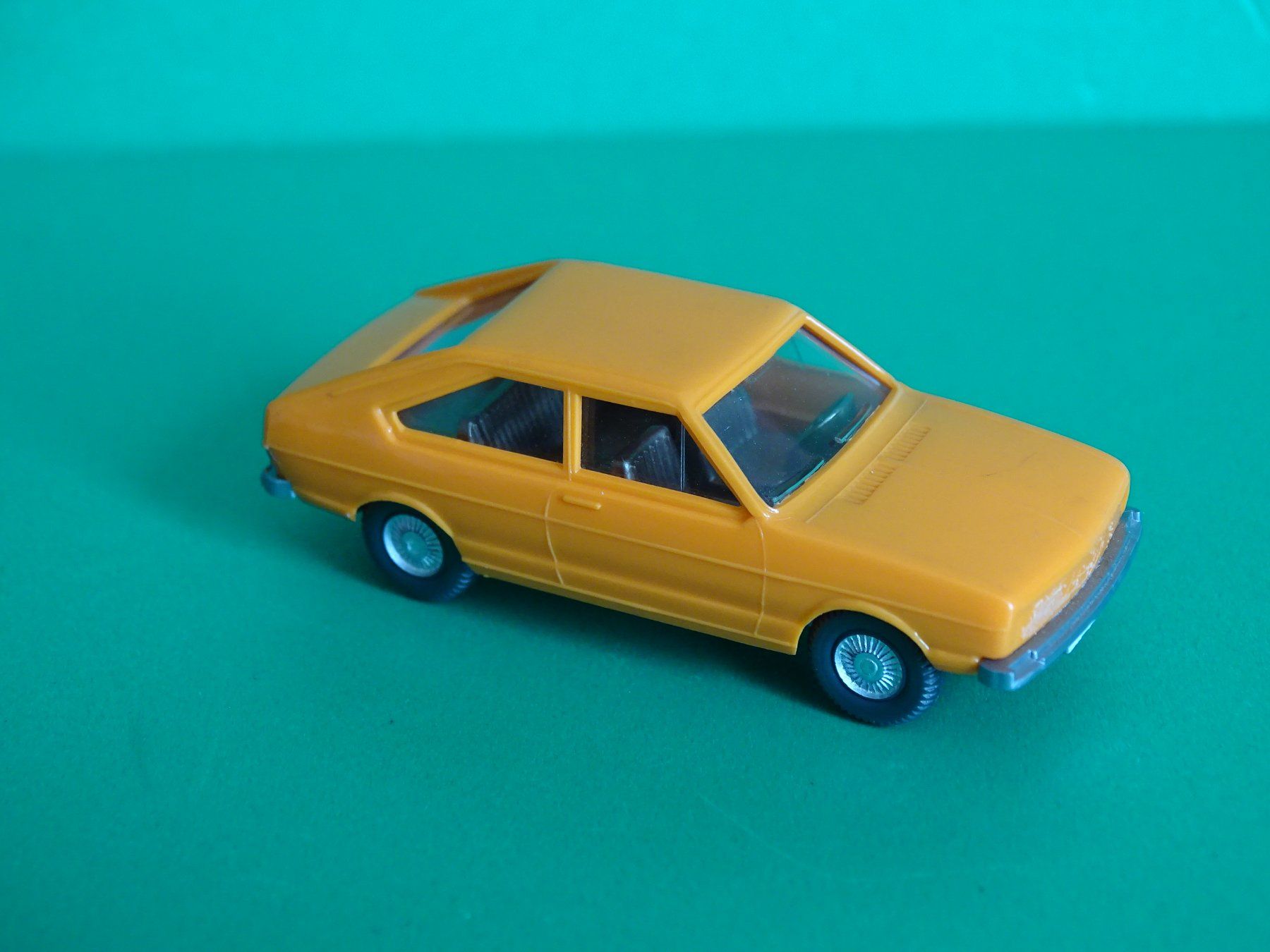 Wiking Modellini d'auto: VW Passat von Wiking 1/87 – Usato da Bretzwil venduto da Meex 1