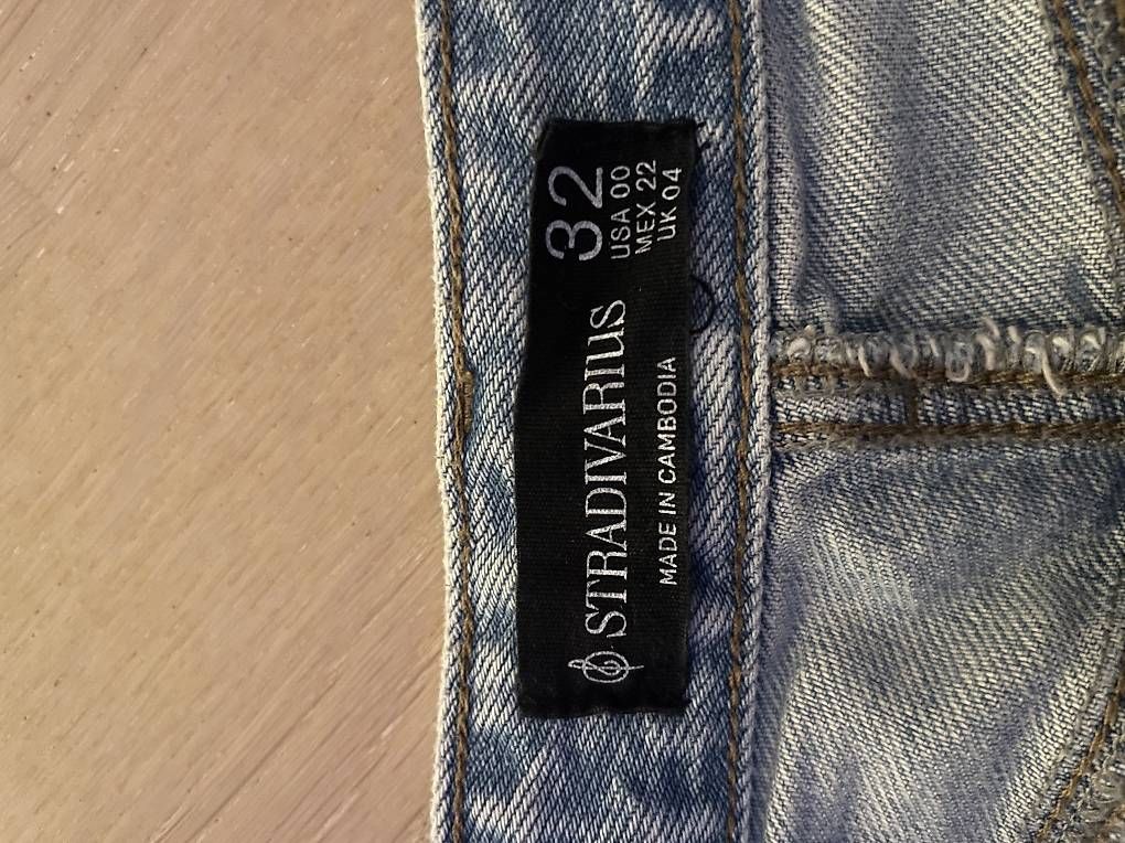 Stradivarius Jeans: Stradivarius Jeans – Usato da Schüpfen venduto da ani_gj8r 2