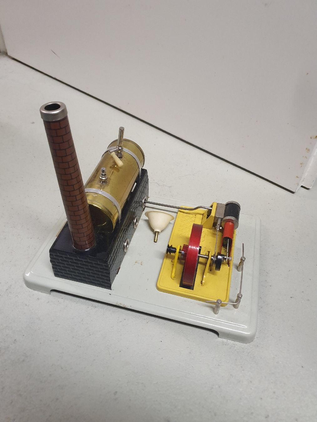 Kit di modellismo & Modellini statici: Vintage Dampfmaschine – Usato da Herznach venduto da VwGolfer 2