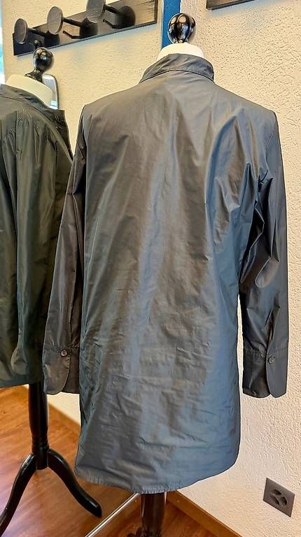 Katharina Hovman Vestiti: Original Katharina Hovmann Kleid / Overshirt anthrazit – Usato da Büren NW venduto da Kibe0 1