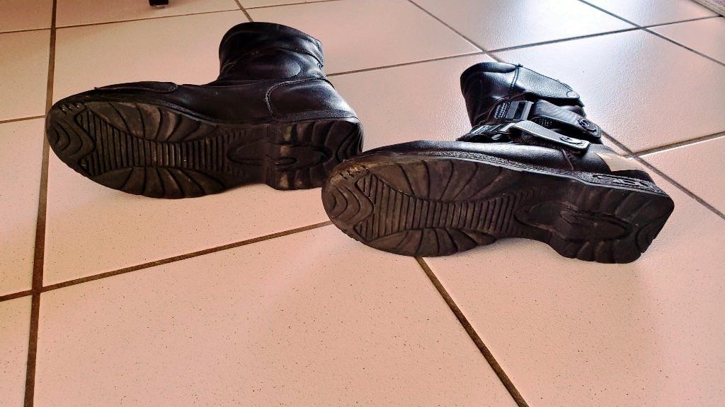 Scarpe da uomo: Motorradstiefel schwarz Grösse 43 – Usato da Courtaman venduto da Silb 1