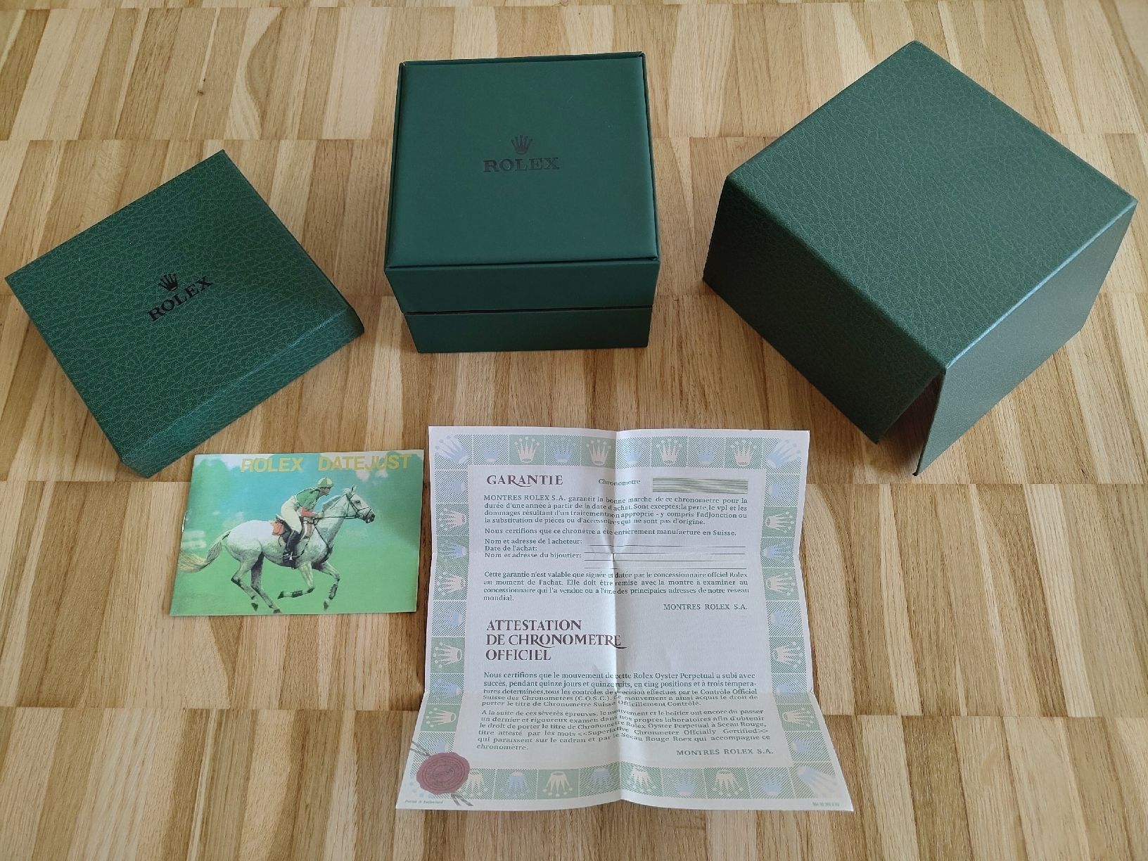 Rolex Orologi: Rolex Datejust Watch Box including Papers – Nuovo (secondo la descrizione) da Zürich venduto da Almohammed
