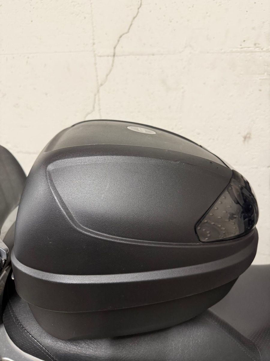 Givi Topcases: GIVI TopCase – D'occasion à Zürich par haroun11 1