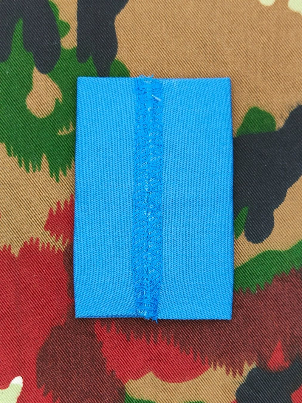 Schweizer Armee Uniformi: Schulterpatte Adjutant Ord. 1995 UN – Usato da Bauma venduto da SwissMilitaria 1