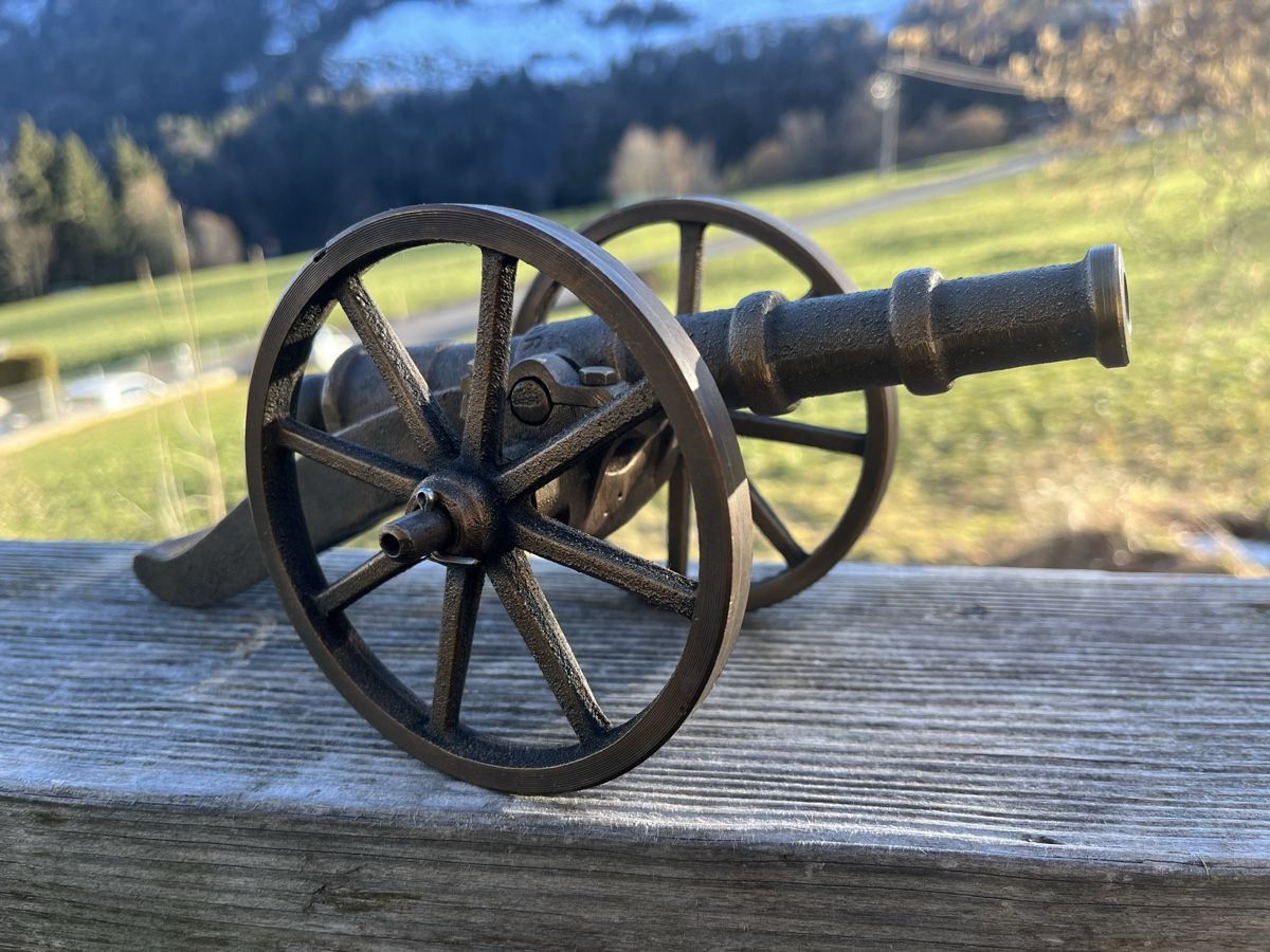 Skulpturen & Statuen: Bronze Kanone (Deko) – Gebraucht aus Wiesenberg von swissantik