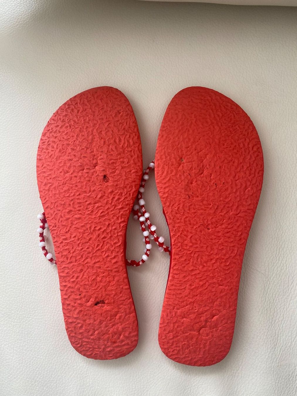 Cube Damenschuhe: SUMMERTIME - stilvolle/leichte Flip-Flops mit Perlen, rot,38 – Gebraucht aus Winkel von ferrari2022 5