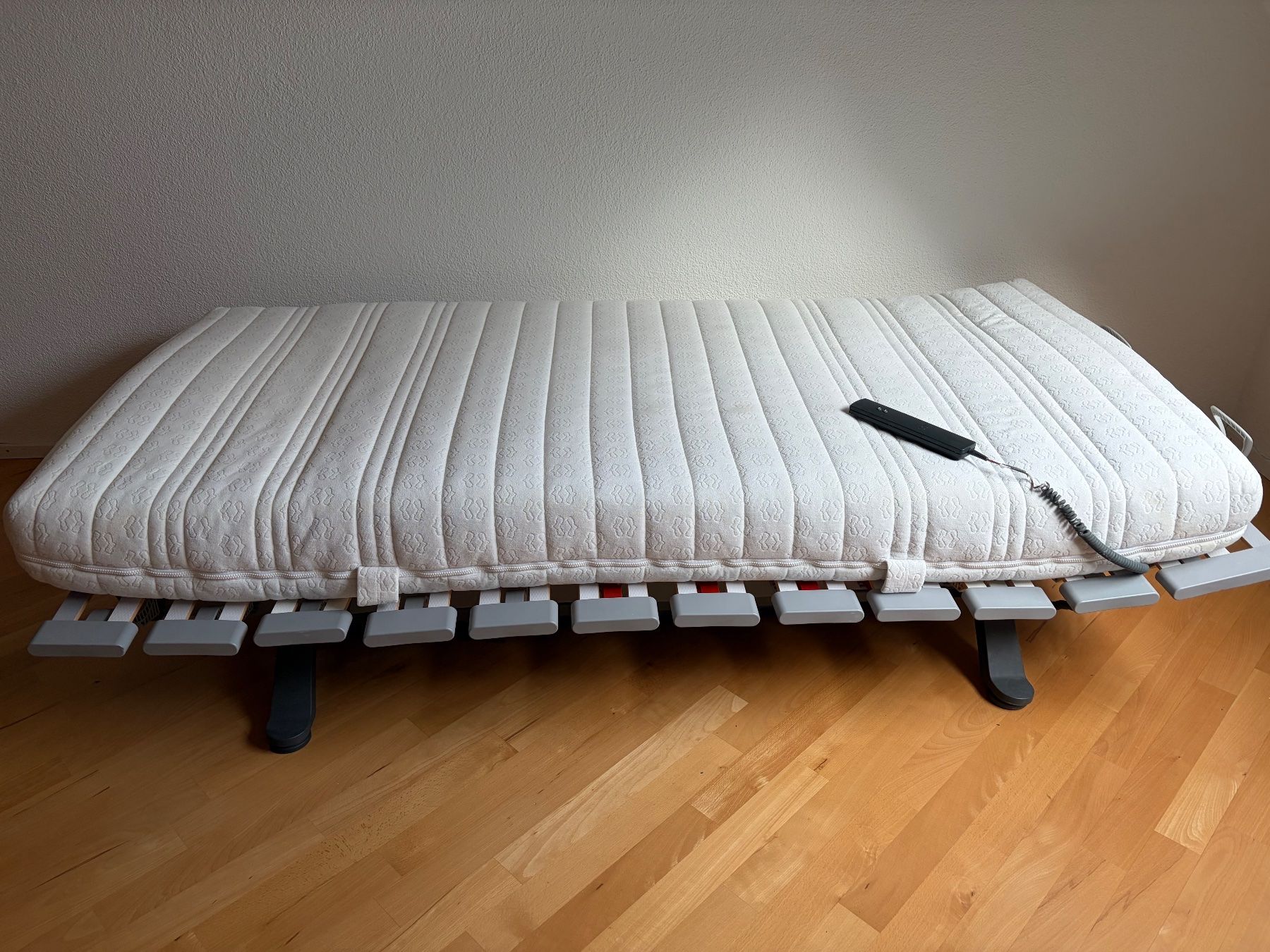 Lits: Elektrisches Bett – D'occasion à Zürich par lie_jr2n 1