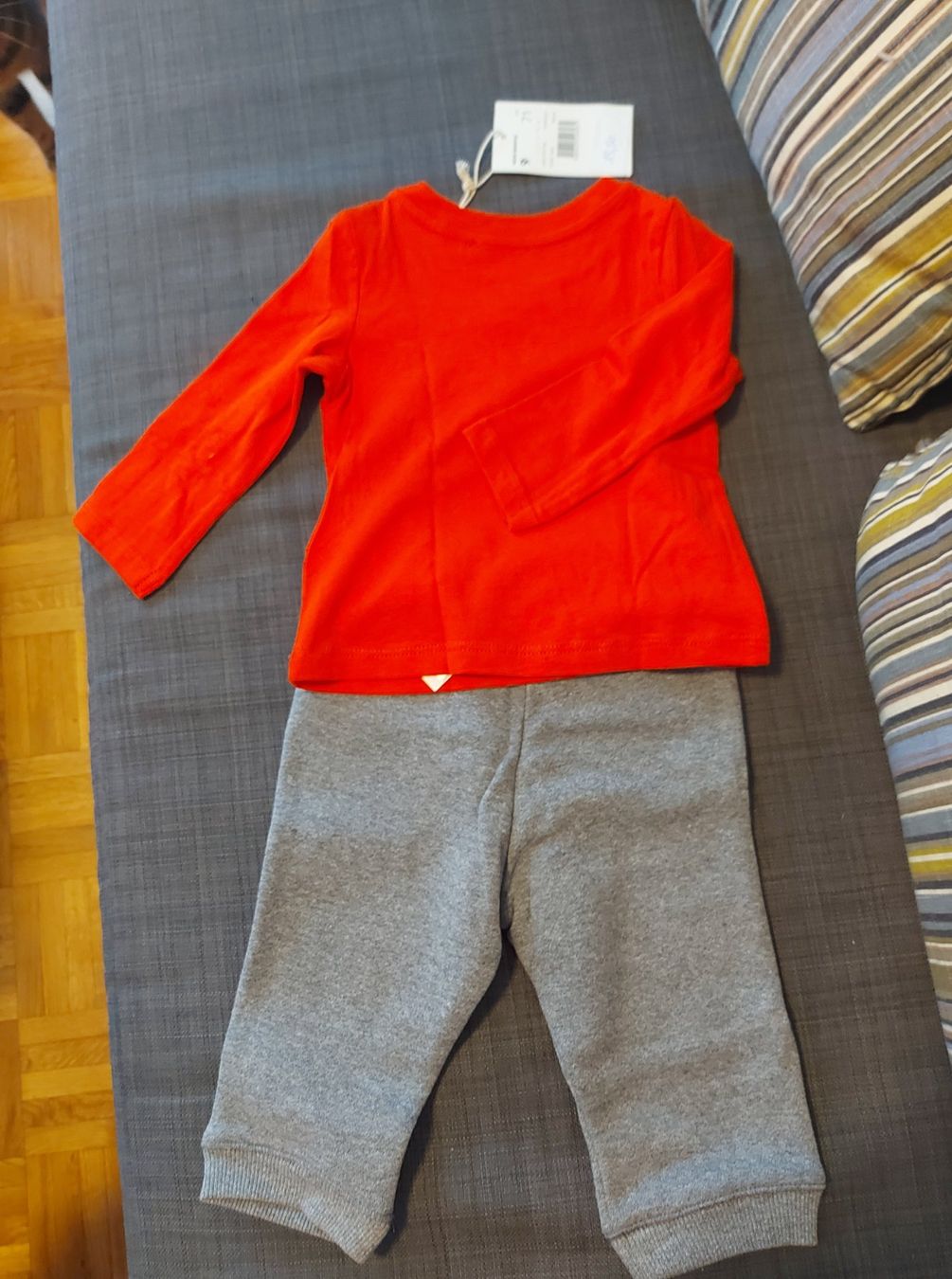 Du Pareil au Même Lotti & Set di vestiti: Habits NEUFS : bas + bas, taille 71/9mois – Nuovo e nell'imballaggio originale da Lausanne venduto da Nati7777 1