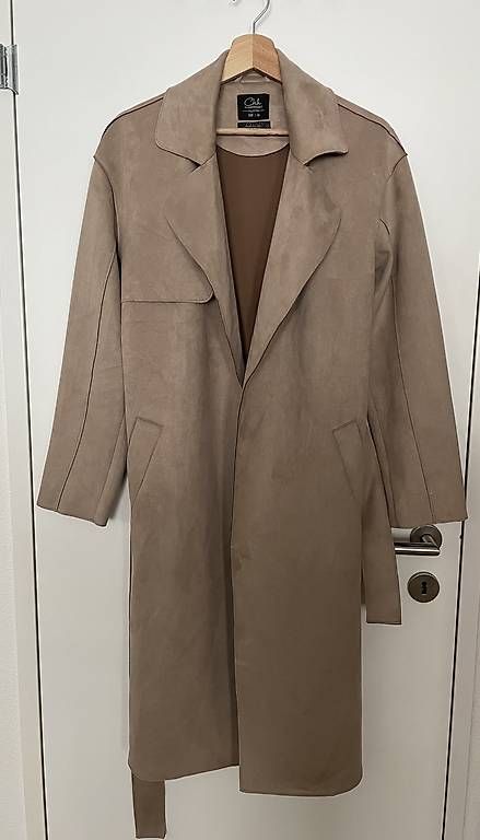 Cappotti: Neuer Trenchcoat in Wildlederoptik Gr. 36 – Usato da Villmergen venduto da supidupi23