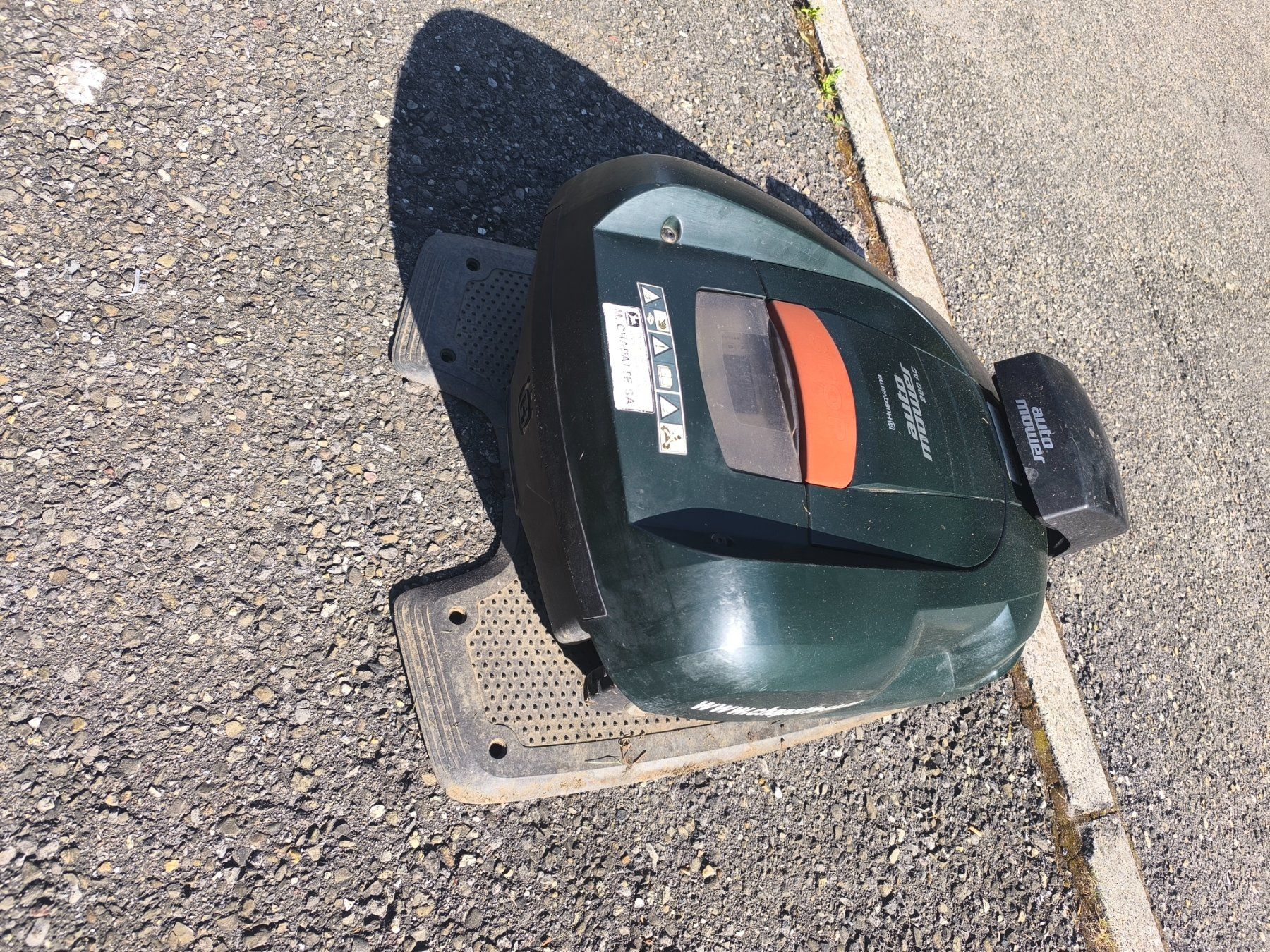 Husqvarna Tondeuses à gazon: Husqvarna Automower 220 AC ab 1.- – D'occasion à Neuenegg par Tanusch 2