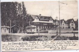 LA CHAUX - de - FONDS, tram à l'arrêt à la place du stand