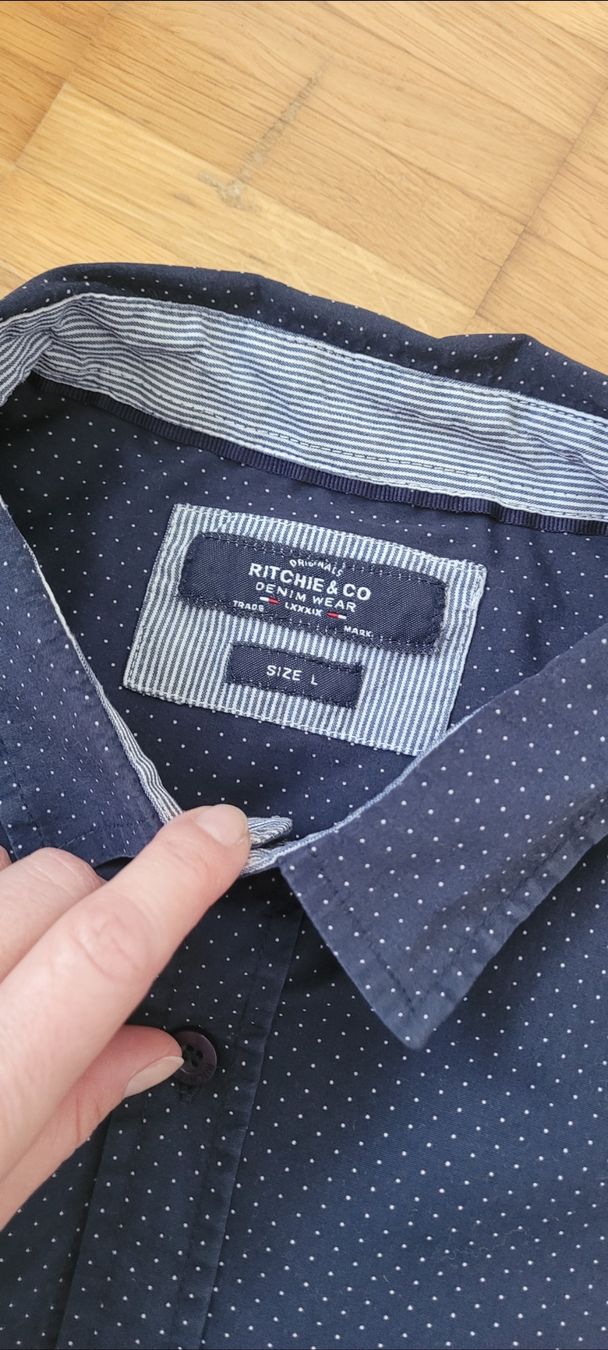 Camicie: Ritchie&Co Kurzarmhemd Gr. L Dunkelblau mit Pünktchen – Usato da Emmenbrücke venduto da gatasalvache 1