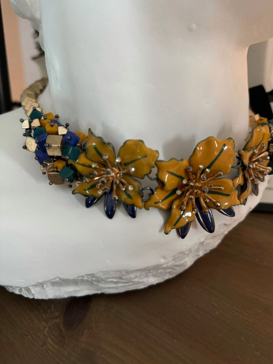 Zara Catenine: Wunderschöne Blumen-Halskette – Nuovo (secondo la descrizione) da Triesenberg venduto da Designer_Closet 3