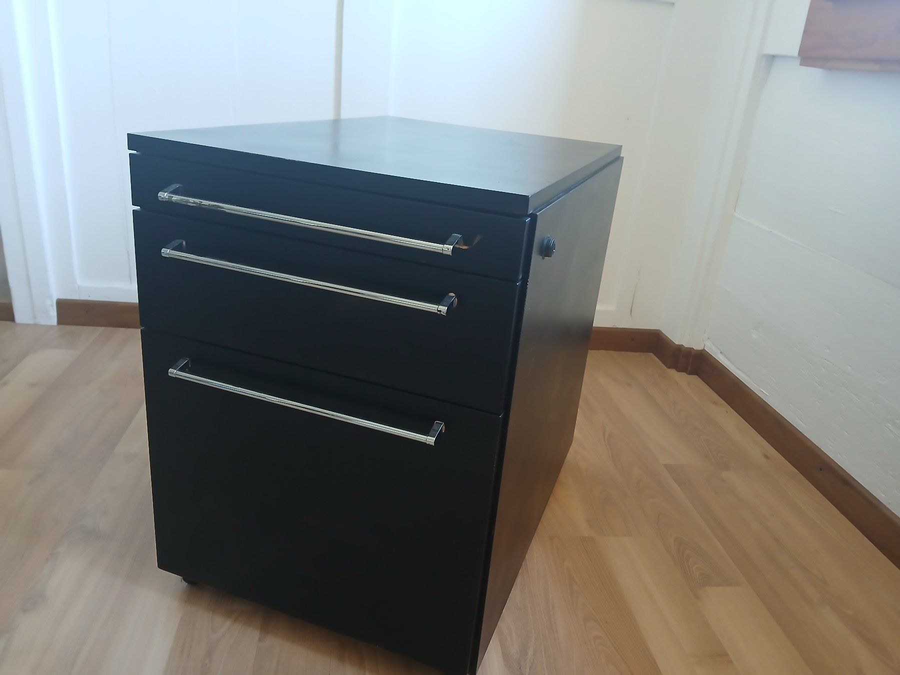 Eléments de bureau: Korpus im Doppelpack (schwarz) – D'occasion à Auw par mic_z2t2 2